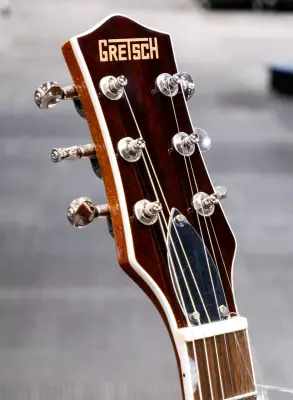 Gretsch Guitars - G5210T-P90 Electromatic Jet Two 90 Single-Cut with Bigsby, Laurel Fingerboard - Vintage White 2